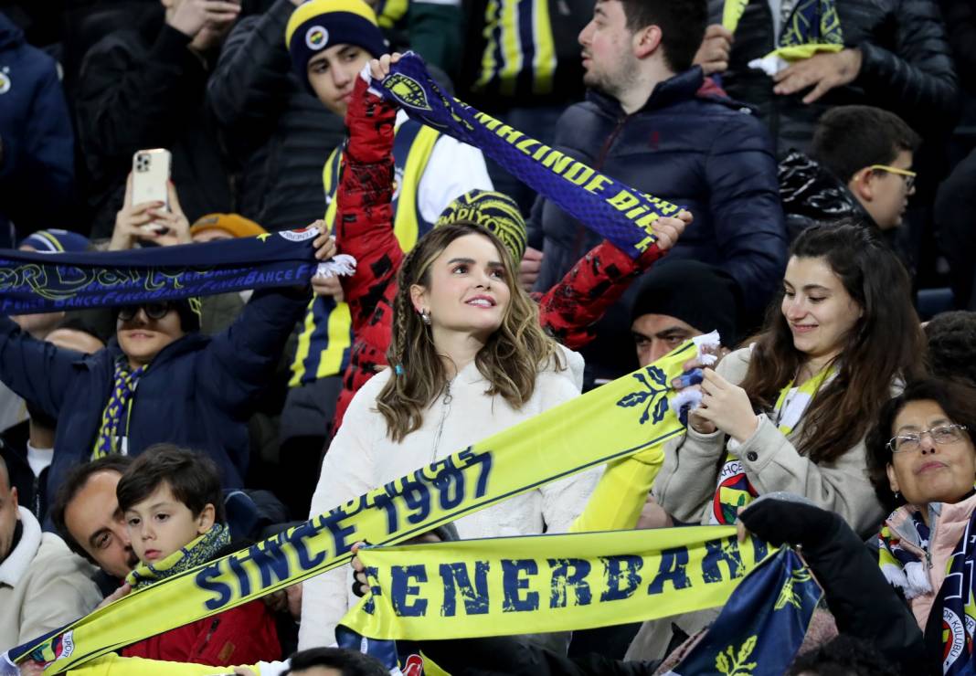 Fenerbahçe Fatih Karagümrük maçından çok özel fotoğraflar: Geri dönüş coşkusu tribünlere böyle yansıdı 4
